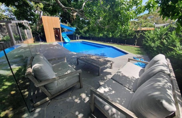 Mount Martha, Water Slide, Pool & Beach!