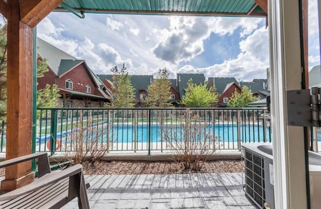 Mount Rundle Hideaway, Heated Pool Hot Tub & Pets