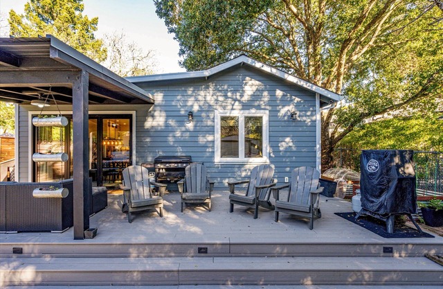 Mountain Avenue Cottage *30+ Days Rental
