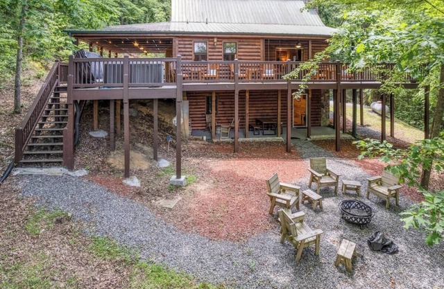 Mountain Cabin|Covered Deck|Hot Tub|Wifi|Gameroom