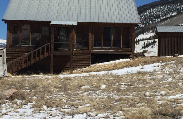 Cabina de montaña ubicada en el área de Creede CO. A poca distancia de Rio Grand,