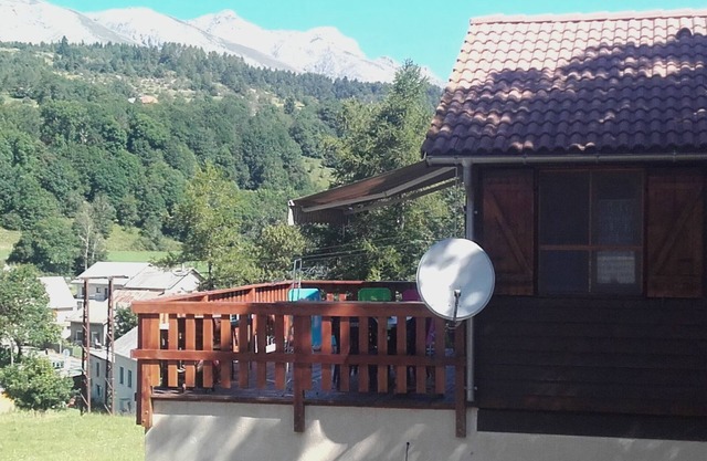 Mountain chalet nearby ski slopes and hiking trails