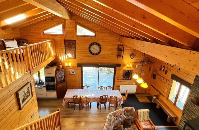 Chalet de montaña junto estacion de esqui.