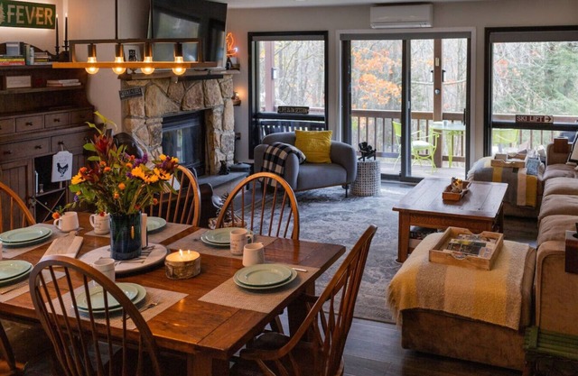 Cabin Fever Too Cozy & Picturesque Gem with Mountain Views