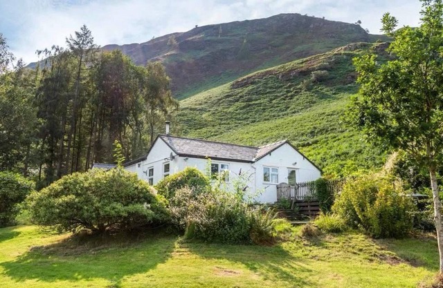 Mountain Cottage at Catbells & Derwent Water Keswick Lake District. Pet Friendly