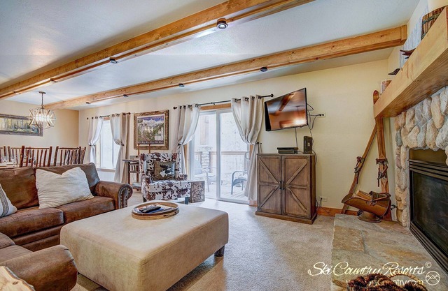 Mountain Elegance: Spacious Condo, Steps to Main Street and Base of Peak 9