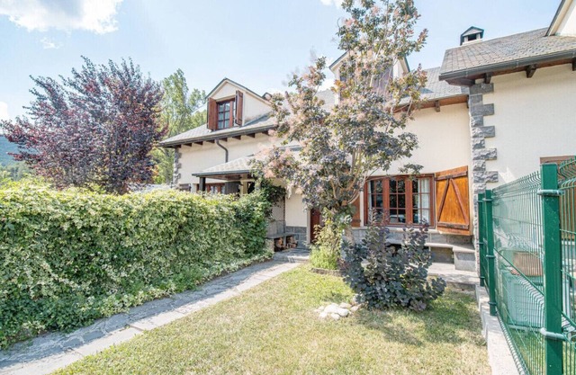 Mountain Escape for Families & Friends in Pyrenees