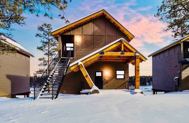 Mountain Escape With Fireplace