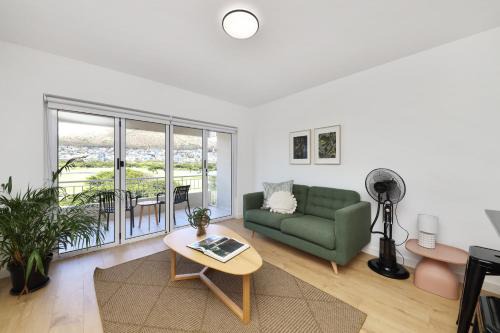 Mountain facing 2 bedroom apartment