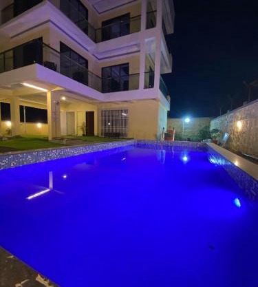 Mountain Gaze Villa - The Dream Stays ll 4 Ac rooms ll Big Pvt Pool ll Hill View