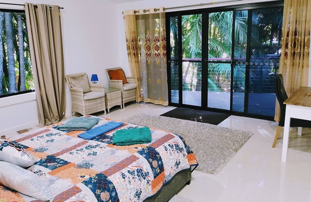 Mountain Getaway, fully-furnished house 4 minutes from Gallery Walk