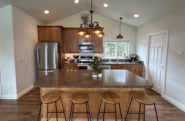 Mountain Getaway Home in the Heart of Bear Valley