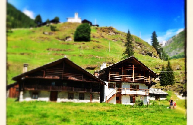 Casa de la montaña a los pies del Monte Rosa.