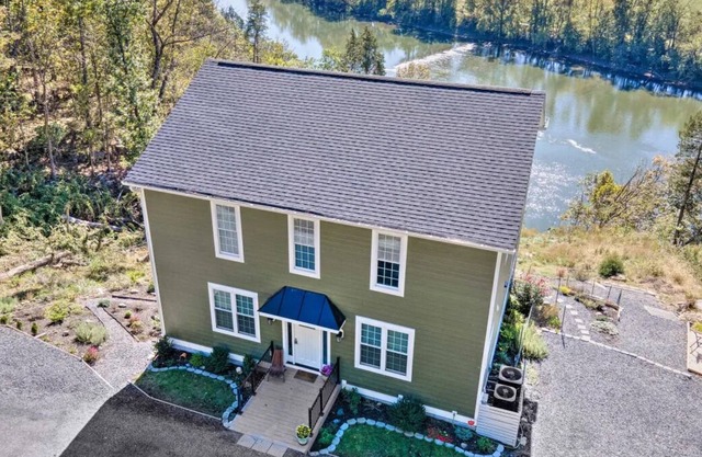 Mountain Hideaway on Shenandoah River