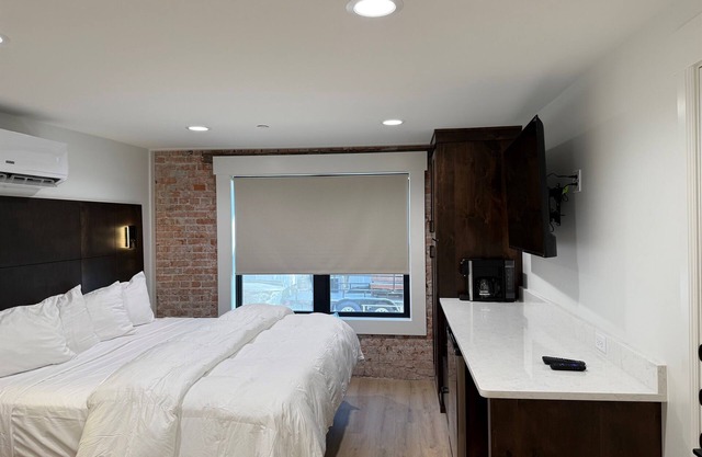 Suites at Lava Hot Springs: Suite #4 Mountain Home Theme