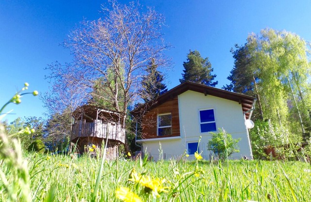 Casa de montaña en una zona tranquila con casa de árbol cerca de Wörthersee
