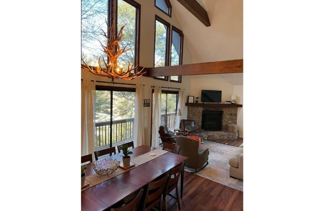Mountain Lodge with Hot Tub and River Access, Between Boone & Banner Elk
