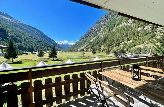 Mountain magic apartment for 6 Near Zermatt with parking!