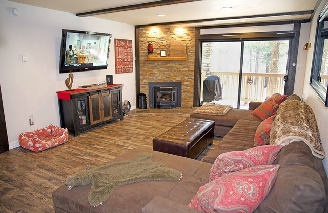 Especial de verano: Super Plush Dog Friendly Condo, ubicado en el campo de golf Sierra