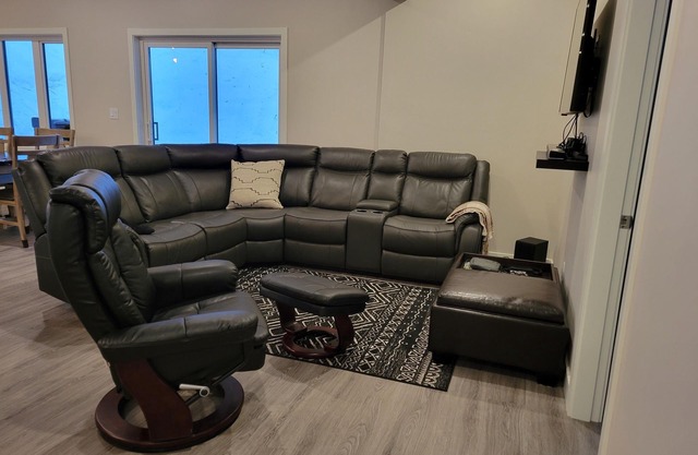 Mountain Retreat Between Revelstoke & Sicamous - Sled, Ski, Hike, Fish, Relax