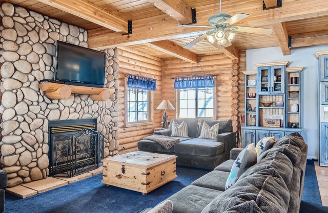 Mountain Retreat | Fast Internet | Full Kitchen