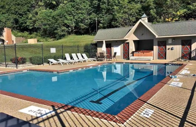 Mountain Retreat Hot Tub Pool Views Trails