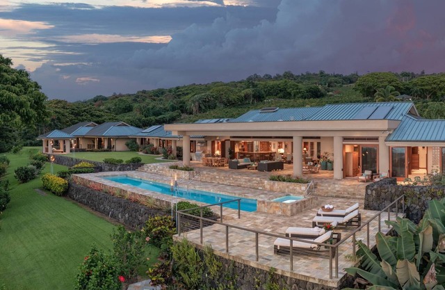 Mountain Retreat, Ocean views, Pool with Hot tub, Minutes to Kona Town