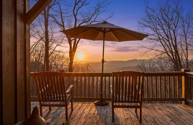 Ridgetop Beauty | Expansive Mtn Views | Near AVL