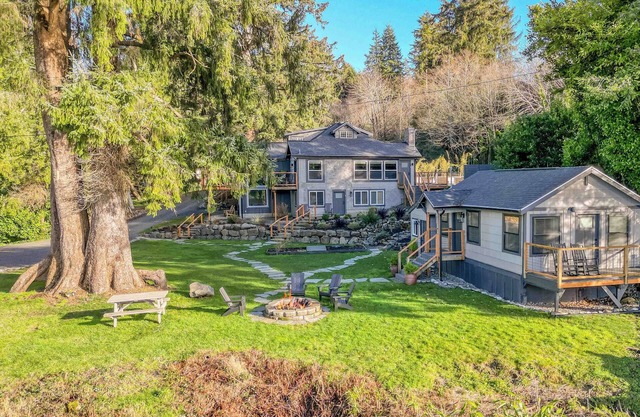 Mountain, River View, Fire Pit, Drive to Beach