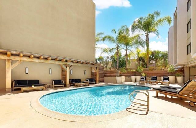 Mountain Scenery! Dog-friendly Property, Minutes to Calabasas Open Space Park