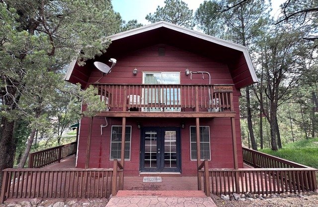 Mountain Serenity 3-bedroom cabin with breathtaking views