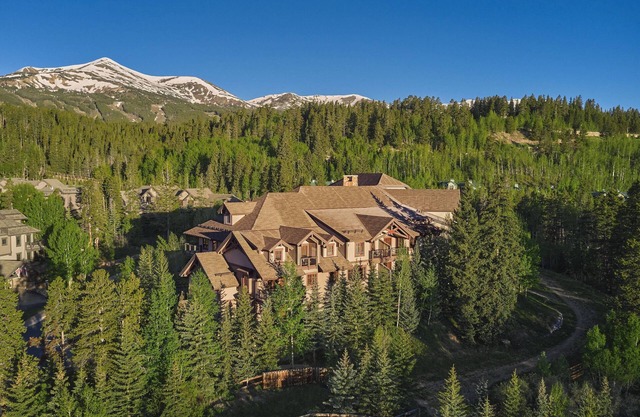 Mountain Thunder Lodge