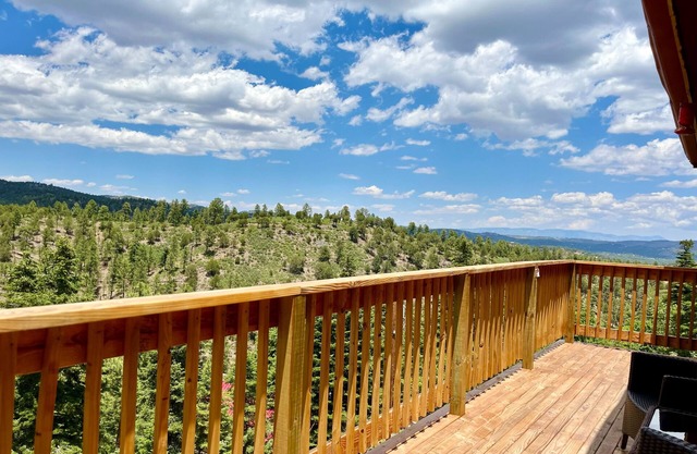 Mountain Top | 3BR Cabin w/ Hot Tub + Nature