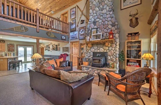 Mountain Top Luxury Lodge with Stunning Views