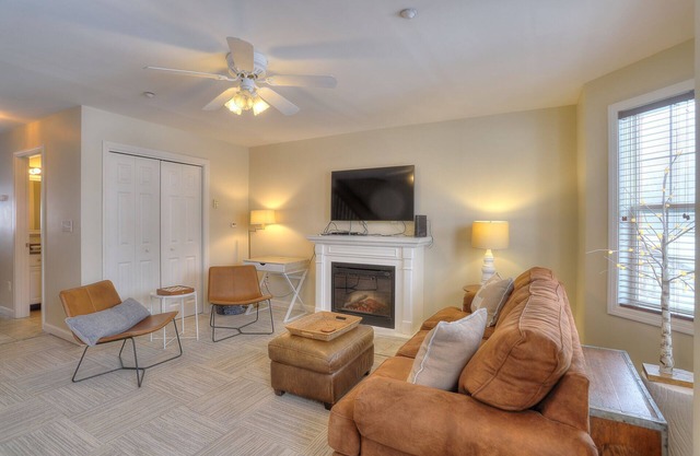Mountain Brook 141 - Great ski in ski out Mountain Brook Condo at Saddleback