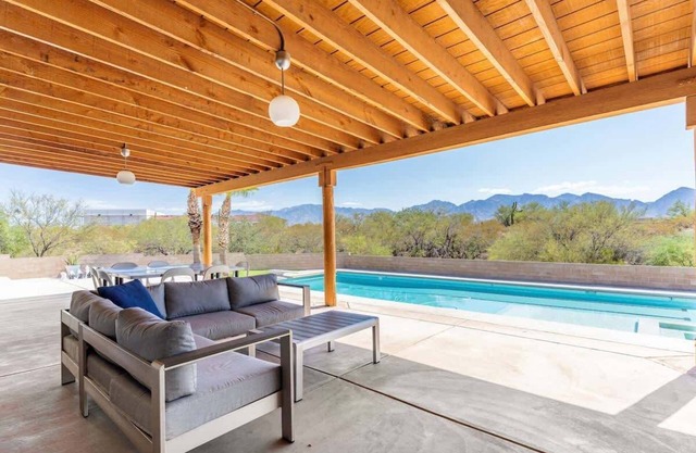 Mountain-View 4BR Family Home, Pool & Outdoor Fun