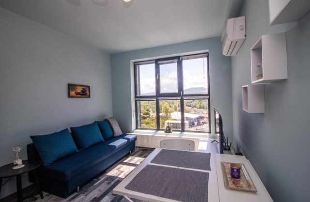 Mountain View Apartment 1 + Parking