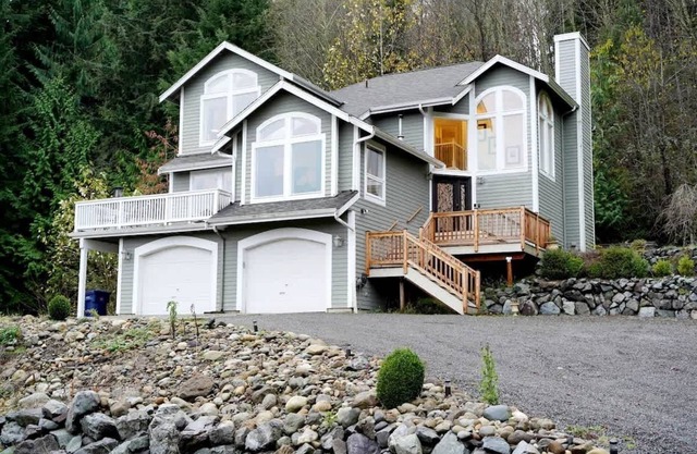 Mountain View Estate, Forest Hot Tub, Full Arcade.
