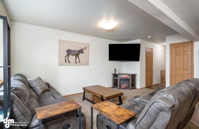 Mountain View Haven - Luxe Townhouse w/ King Suite & Walk-In Closet