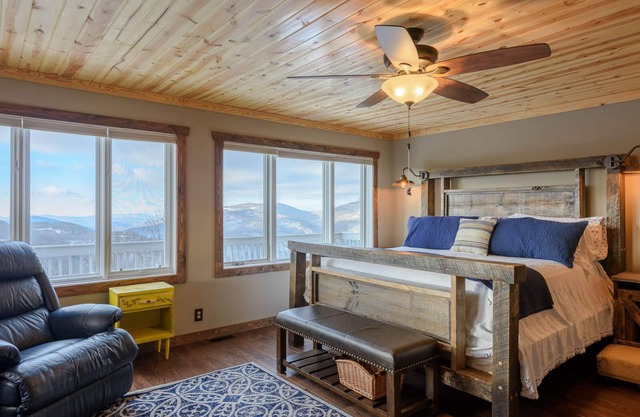 5br, vistas panorámicas, bañera de hidromasaje, mesa de billar, pozo de fuego, cerca de lugares de interés, cerca de Boone y Banner Elk