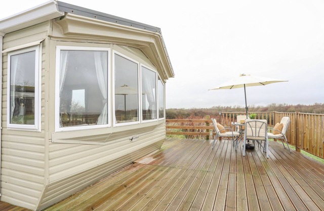 MOUNTAIN VIEW LODGE, pet friendly, with a garden in Valley