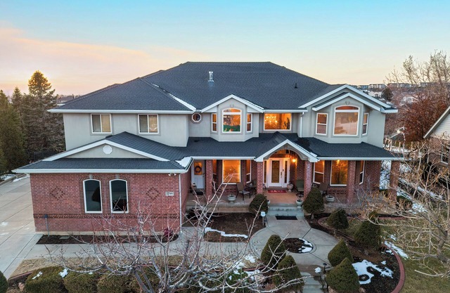 Mountain View Mansion in the foothills of Utah