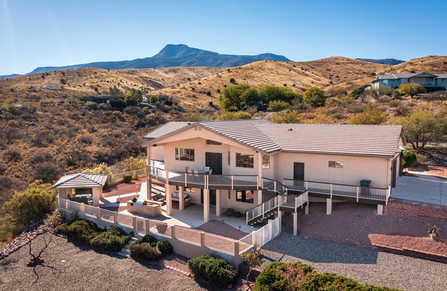 PeaksView Oasis near Jerome-Old Town-Sedona-Mt. Views, Secluded and Luxurious.