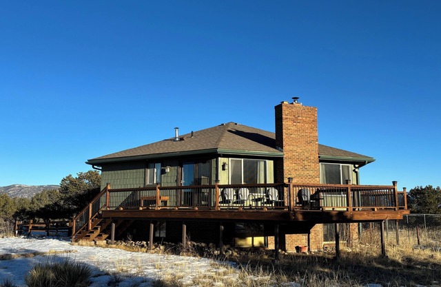 Mountain Views - Upper Level -STR000010
