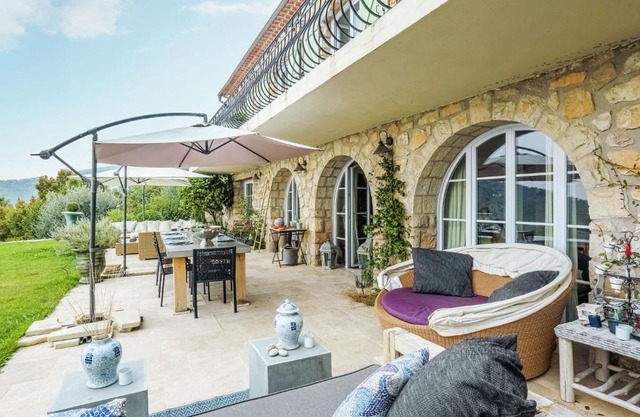 Mountain Villa with Panoramic Sea Views and Pool in Grasse