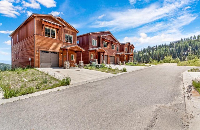 Mountainside Chalet
