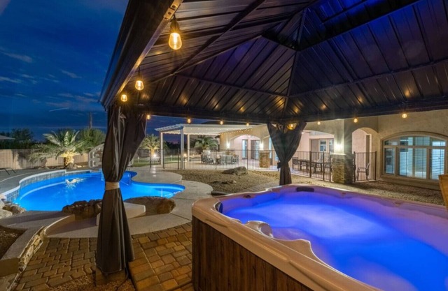 Mountainside Desert Retreat