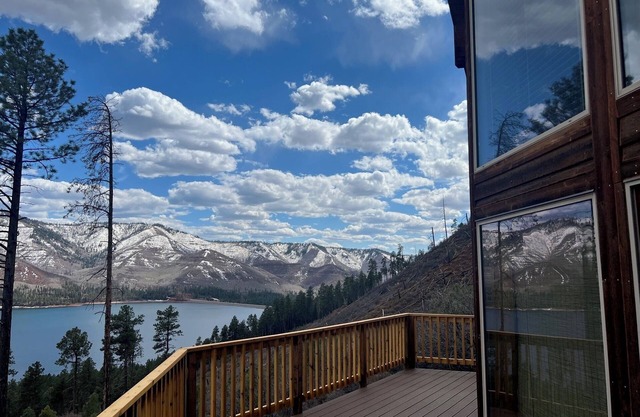 Mountainside Home overlooking Vallecito Lake close Durango/Silverton Train, Mesa Verde National Park & Million Dollar HWY
