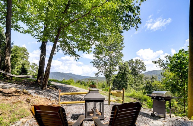 Mountaintop Glamping Cabin w/ Mountain Views
