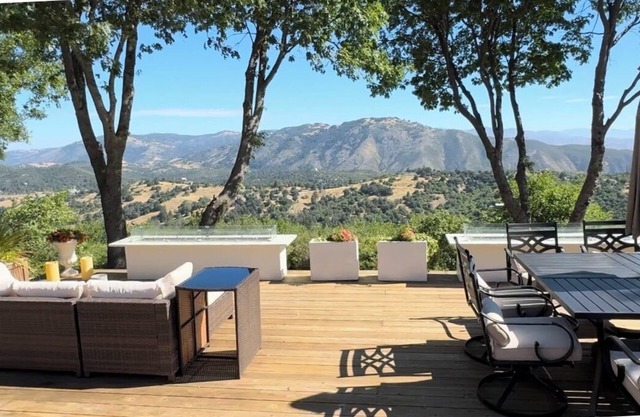Mountaintop -Spectacular Views, Private, 20-acre Inner North Star Villa